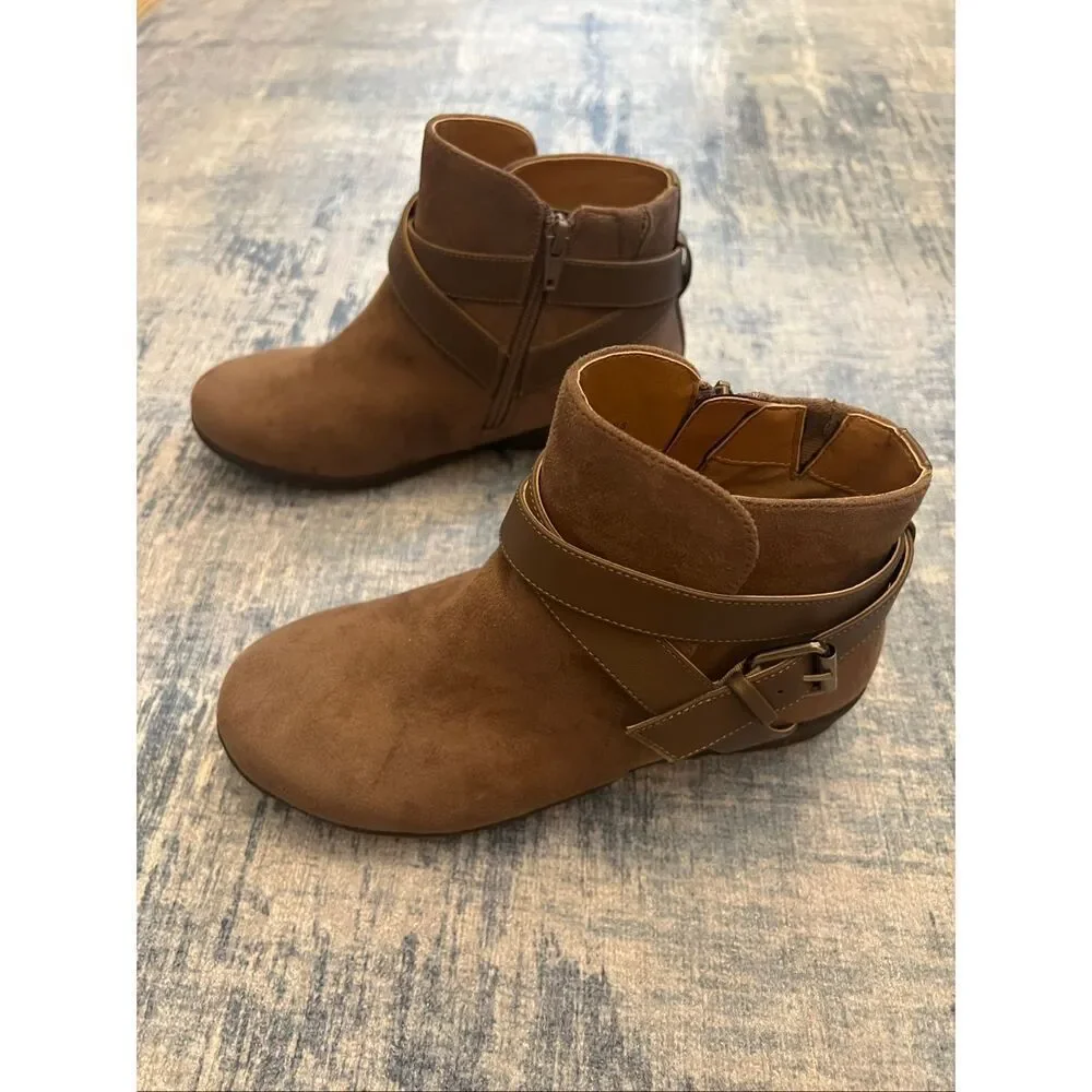Comfortview Brown Faux Suede Leather Bronte Side Zip Ankle Booties Size 7 Wide